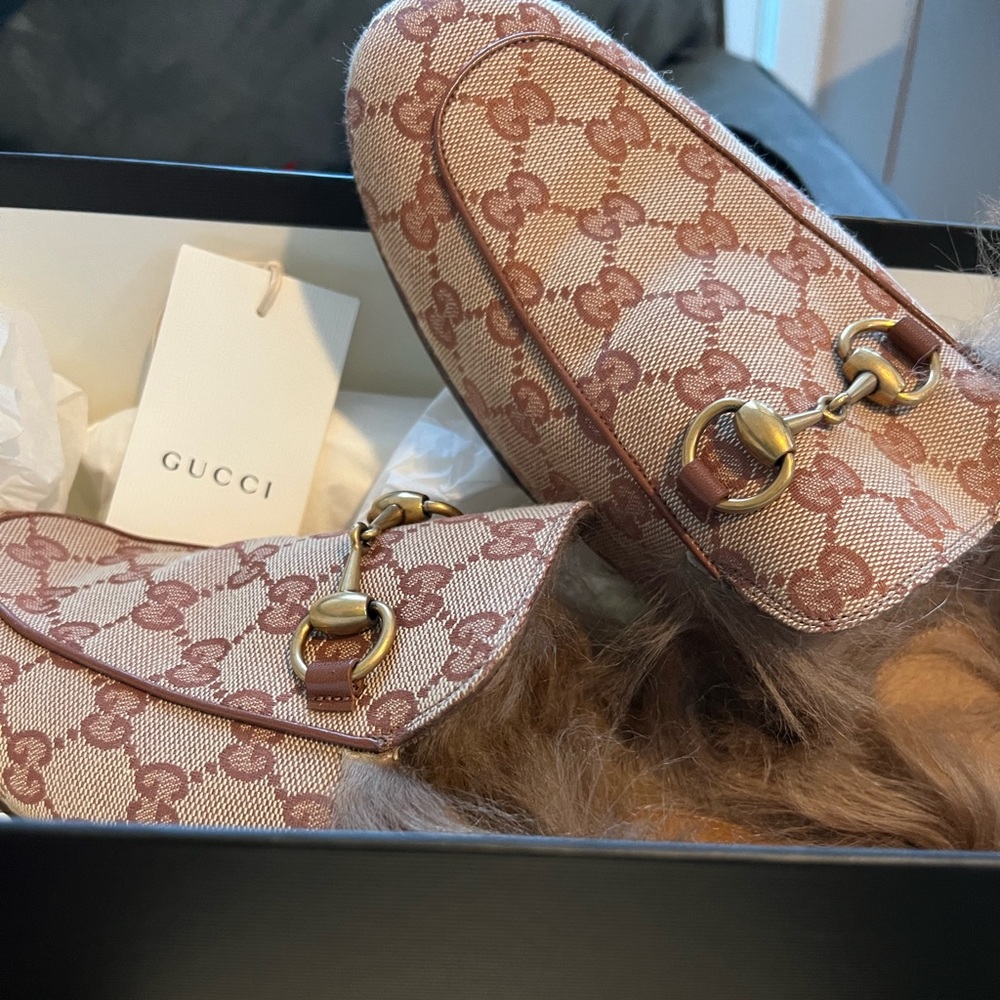 Gucci Fur Luxury GG pattern mules/loafers